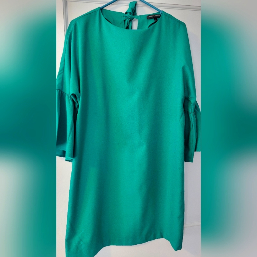 Banana Republic Tie Back Sheath Dress (Kelly Green)